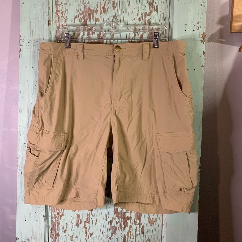 Men’s REI tan cargo shorts
